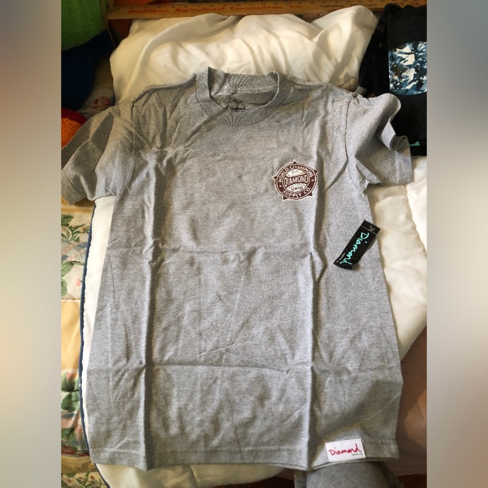 NWT Diamond brand T-shirt size small